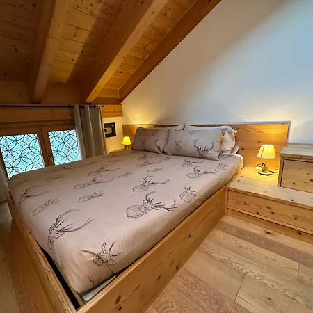 Alpine Escape Apartment *